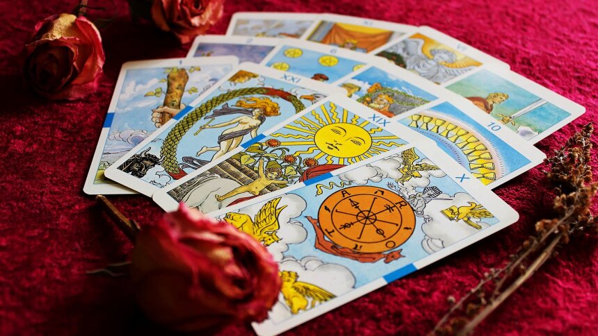 Алгоритм чтения расклада: от позиций к истории